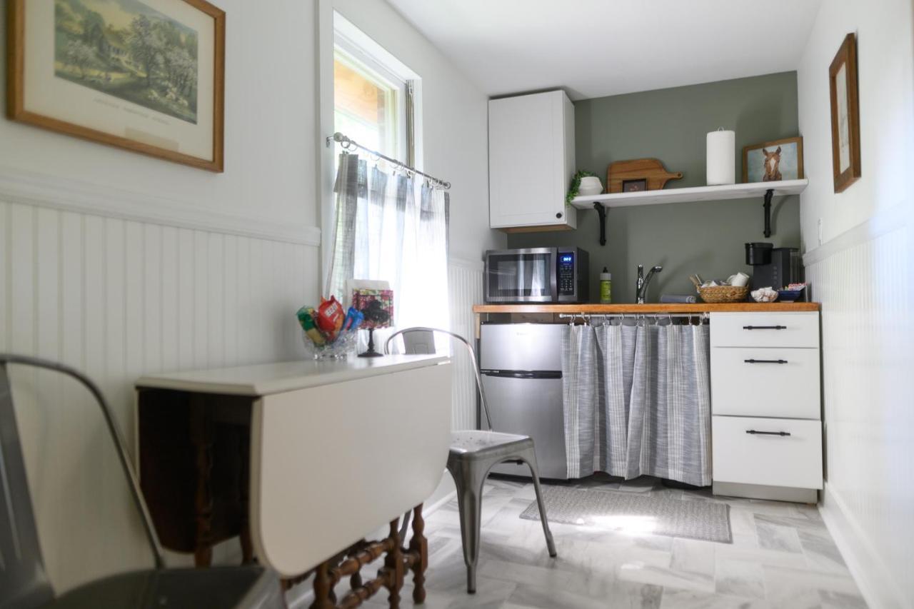Rose Hill Inn Versailles Ngoại thất bức ảnh