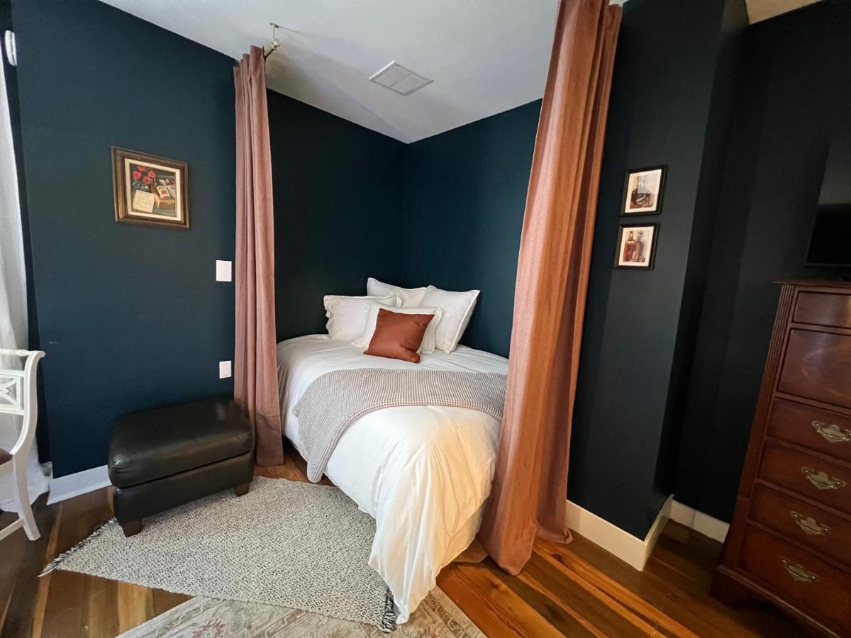 Rose Hill Inn Versailles Ngoại thất bức ảnh