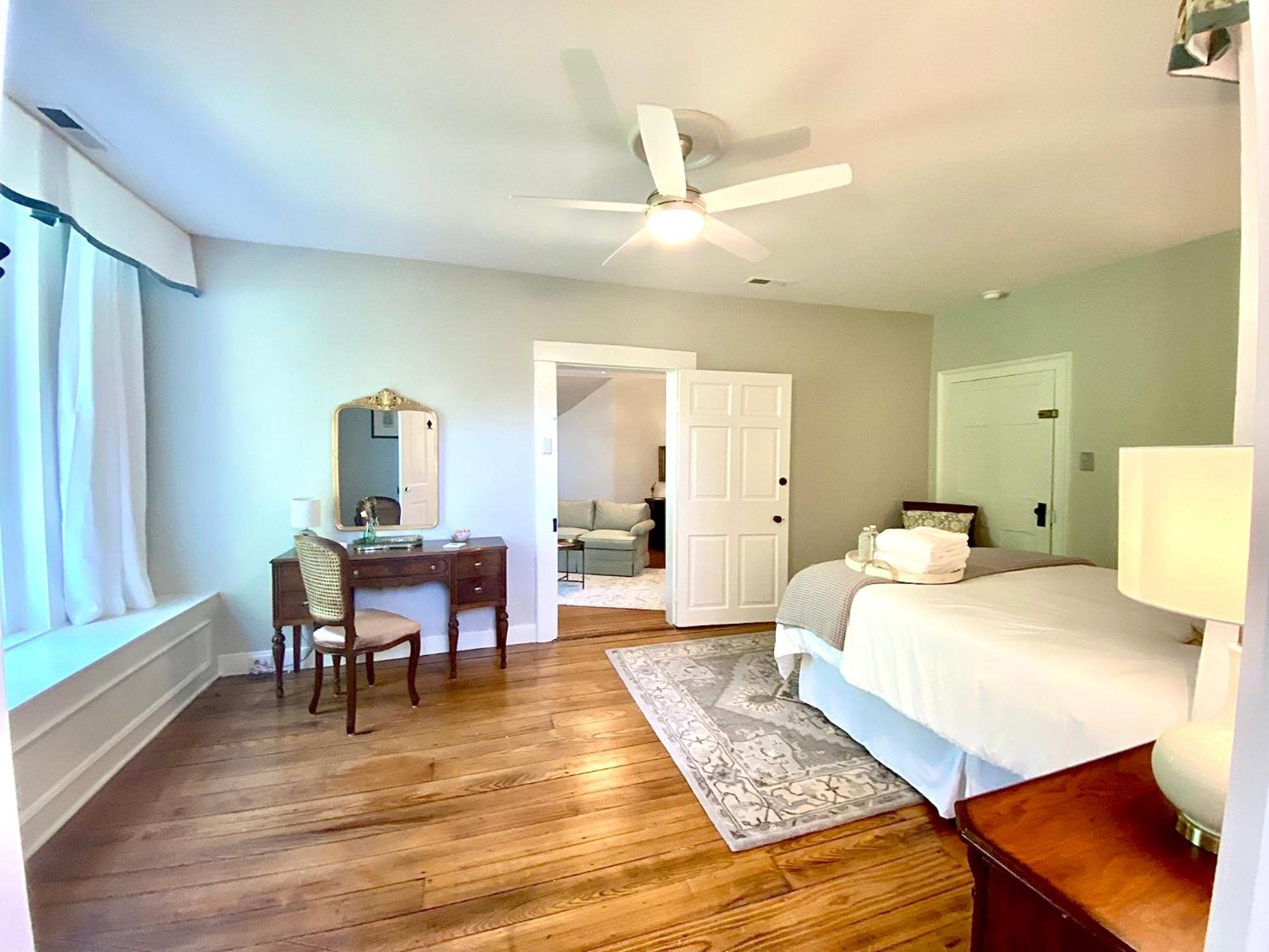 Rose Hill Inn Versailles Ngoại thất bức ảnh