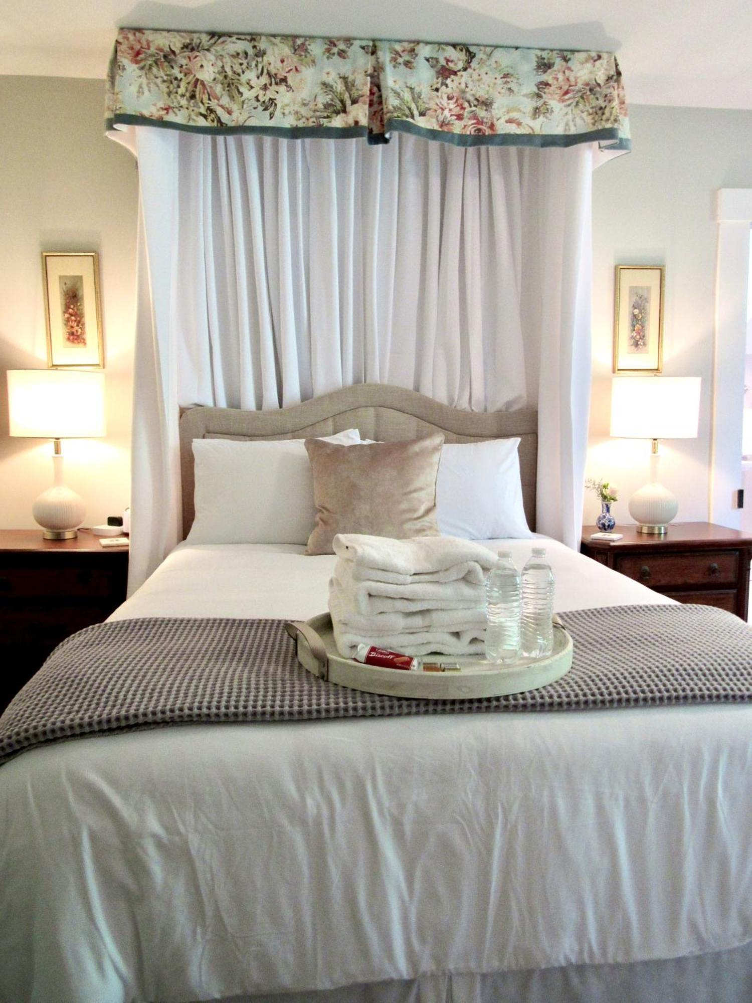 Rose Hill Inn Versailles Ngoại thất bức ảnh